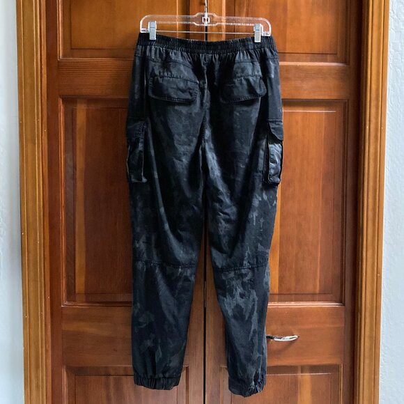 Boutique Camo Cargo Pants - Black & Gray - Elastic Waist - Size L - Never Worn - Picture 6 of 10